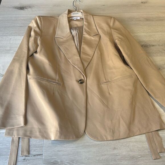 Great Jones Tan Blazer L NWT in packaging - Picture 8 of 10